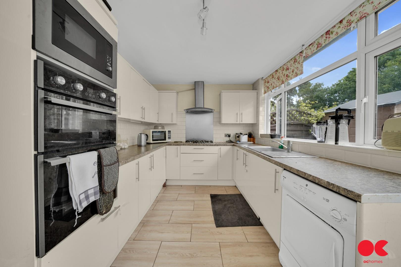 4 bed terraced house for sale in Mendip Road, Hornchurch  - Property Image 1