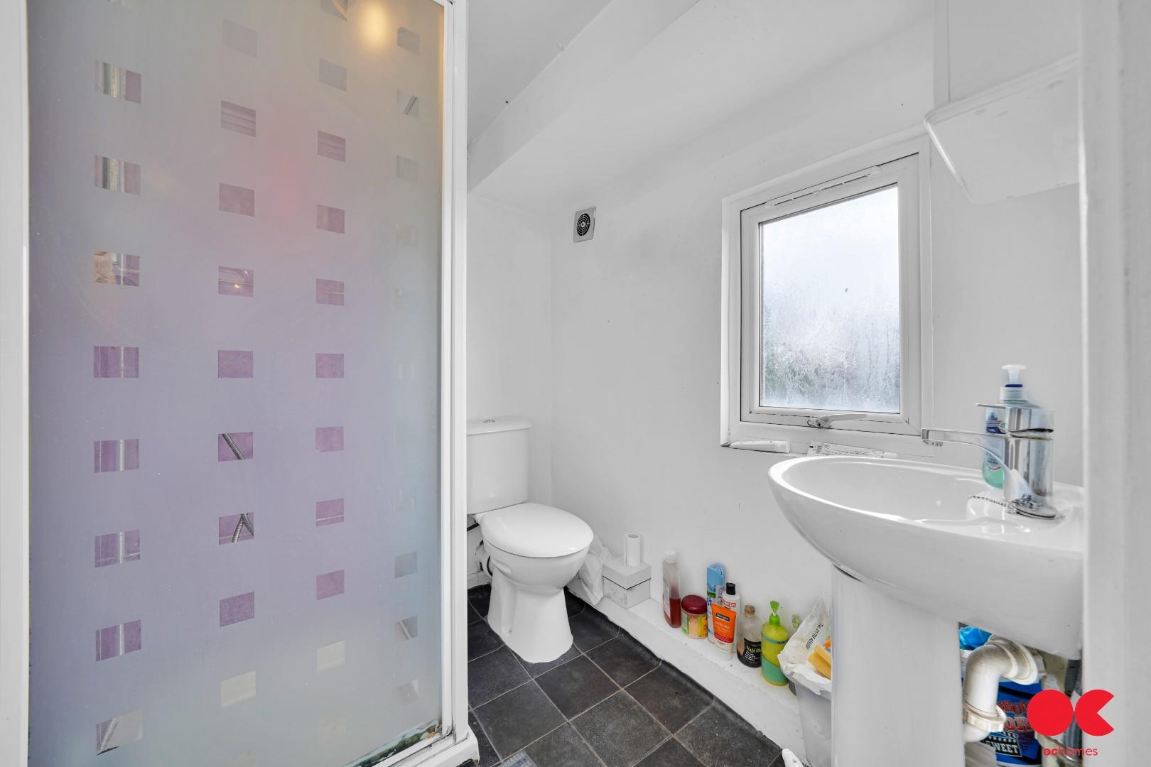 4 bed terraced house for sale in Mendip Road, Hornchurch  - Property Image 8