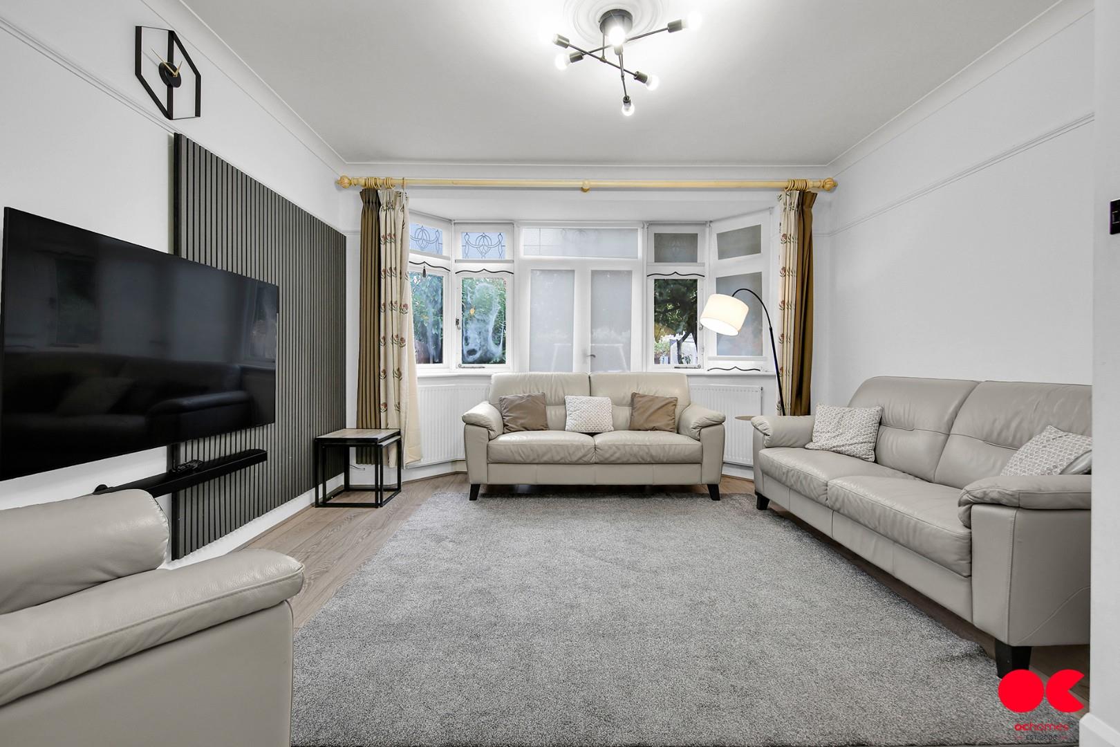 3 bed semi-detached bungalow for sale in Stafford Avenue, Hornchurch  - Property Image 8