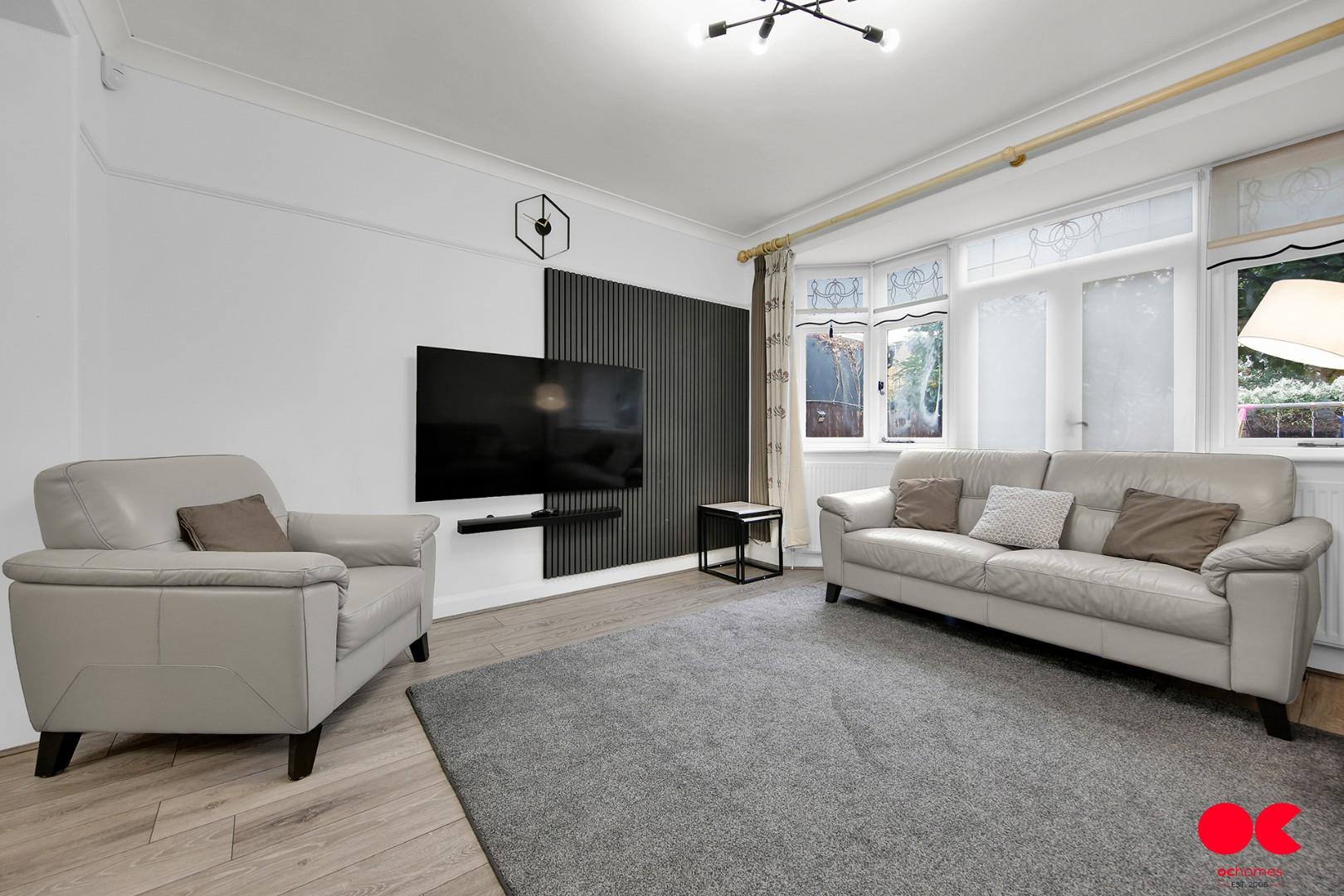 3 bed semi-detached bungalow for sale in Stafford Avenue, Hornchurch  - Property Image 2