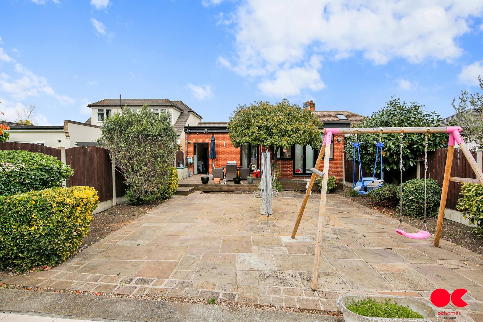 3 bed semi-detached bungalow for sale in Stafford Avenue, Hornchurch  - Property Image 35