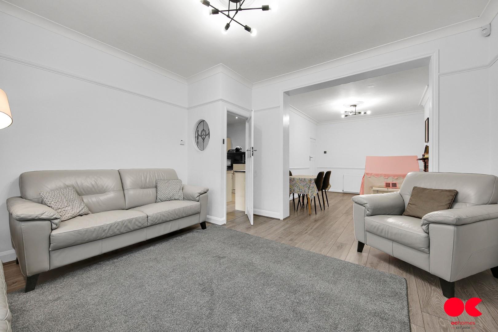 3 bed semi-detached bungalow for sale in Stafford Avenue, Hornchurch  - Property Image 11