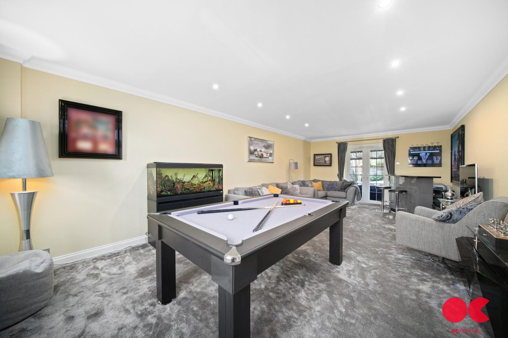 5 bed detached house for sale in Herbert Road, Emerson Park  - Property Image 5