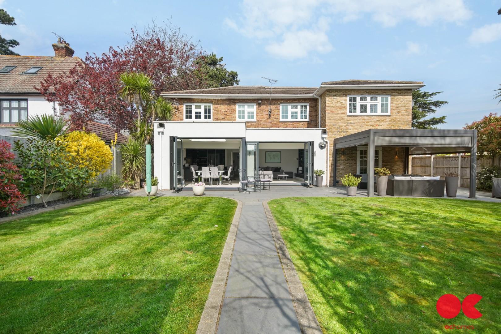 5 bed detached house for sale in Herbert Road, Emerson Park  - Property Image 11