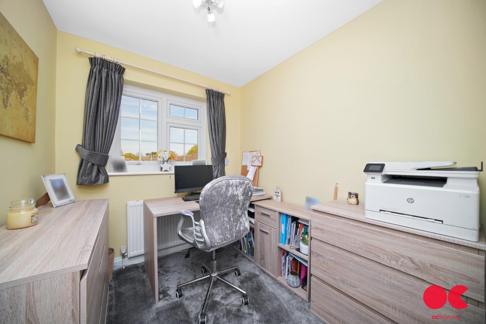 5 bed detached house for sale in Herbert Road, Emerson Park  - Property Image 17