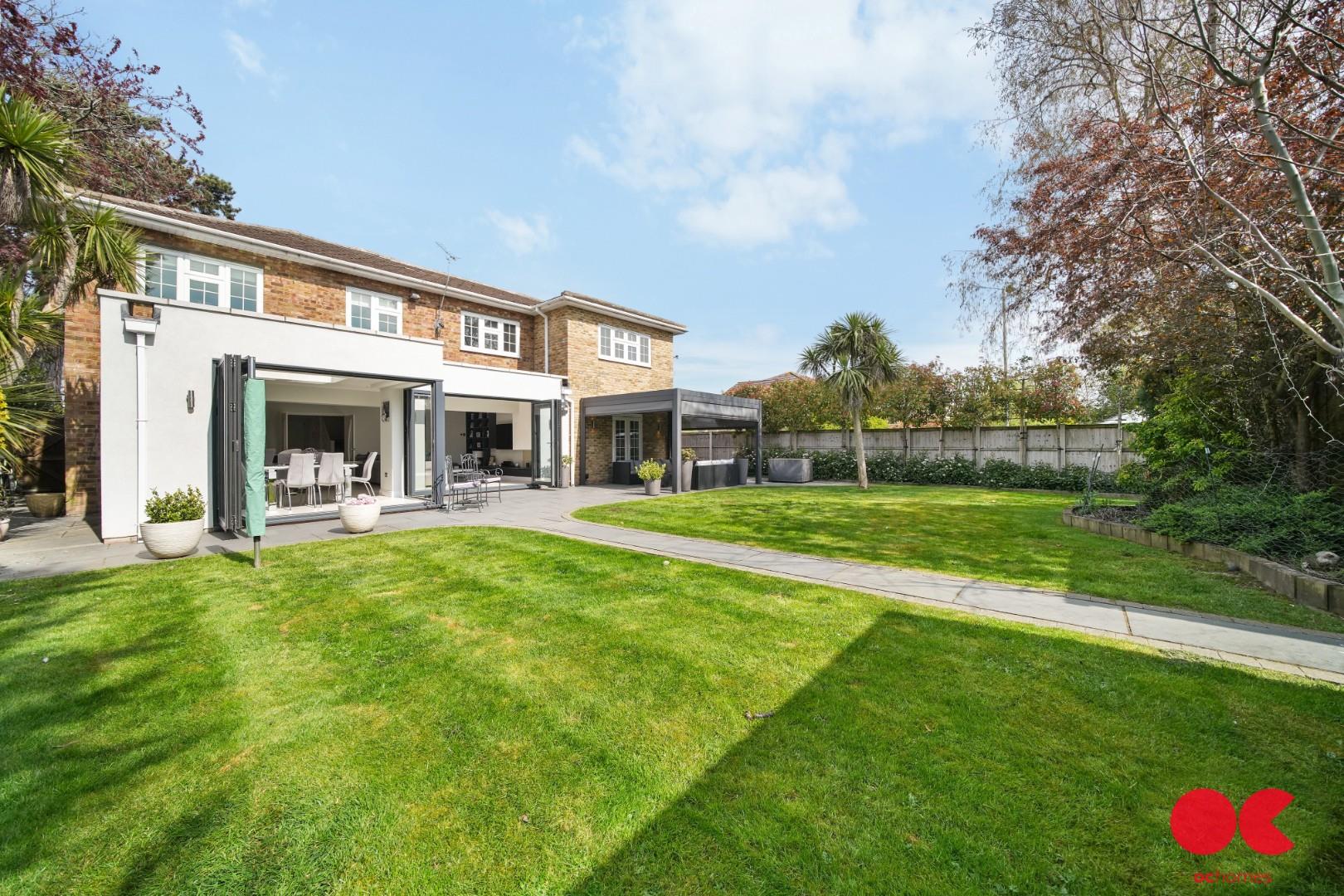 5 bed detached house for sale in Herbert Road, Emerson Park  - Property Image 2