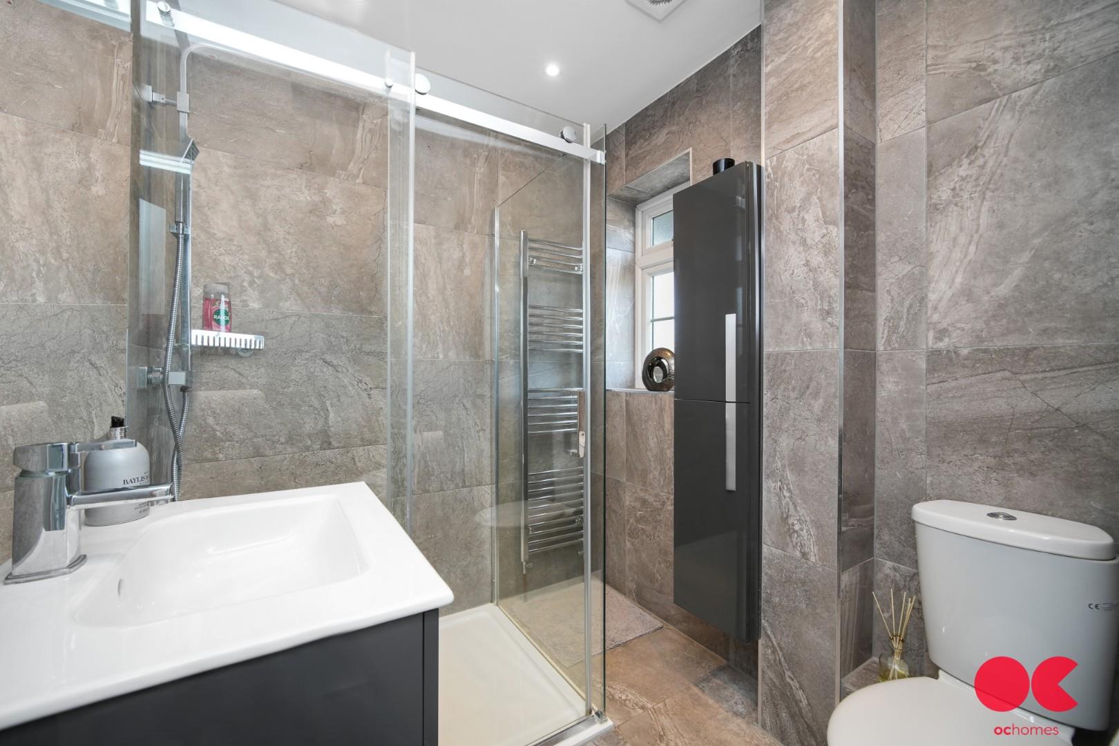 5 bed detached house for sale in Herbert Road, Emerson Park  - Property Image 16