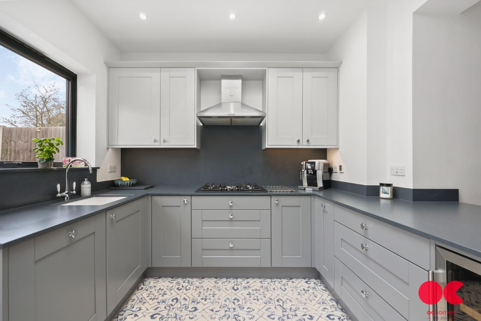 3 bed end of terrace house for sale in Carlton Road, Gidea Park  - Property Image 20