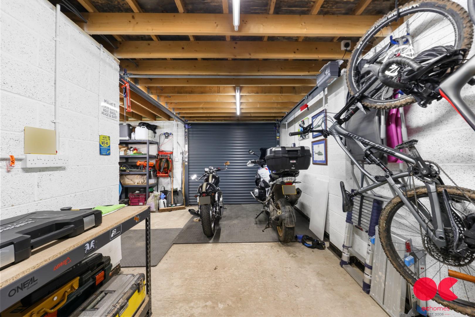 3 bed end of terrace house for sale in Carlton Road, Gidea Park  - Property Image 34