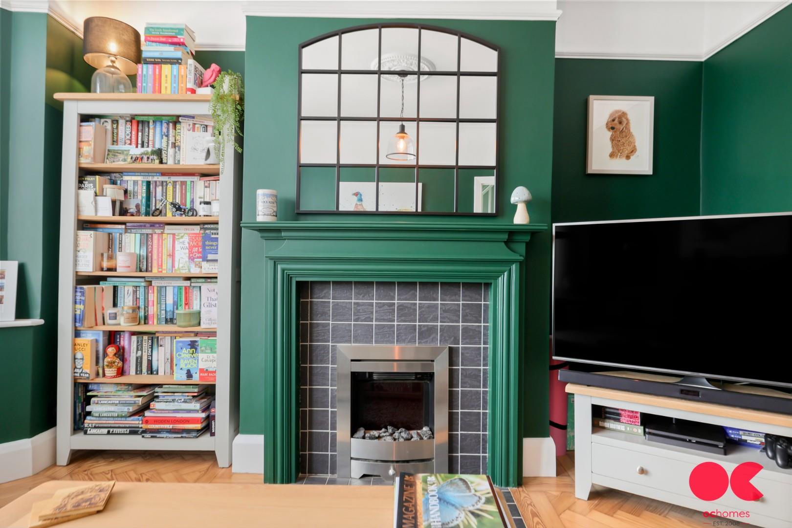 3 bed end of terrace house for sale in Carlton Road, Gidea Park  - Property Image 13