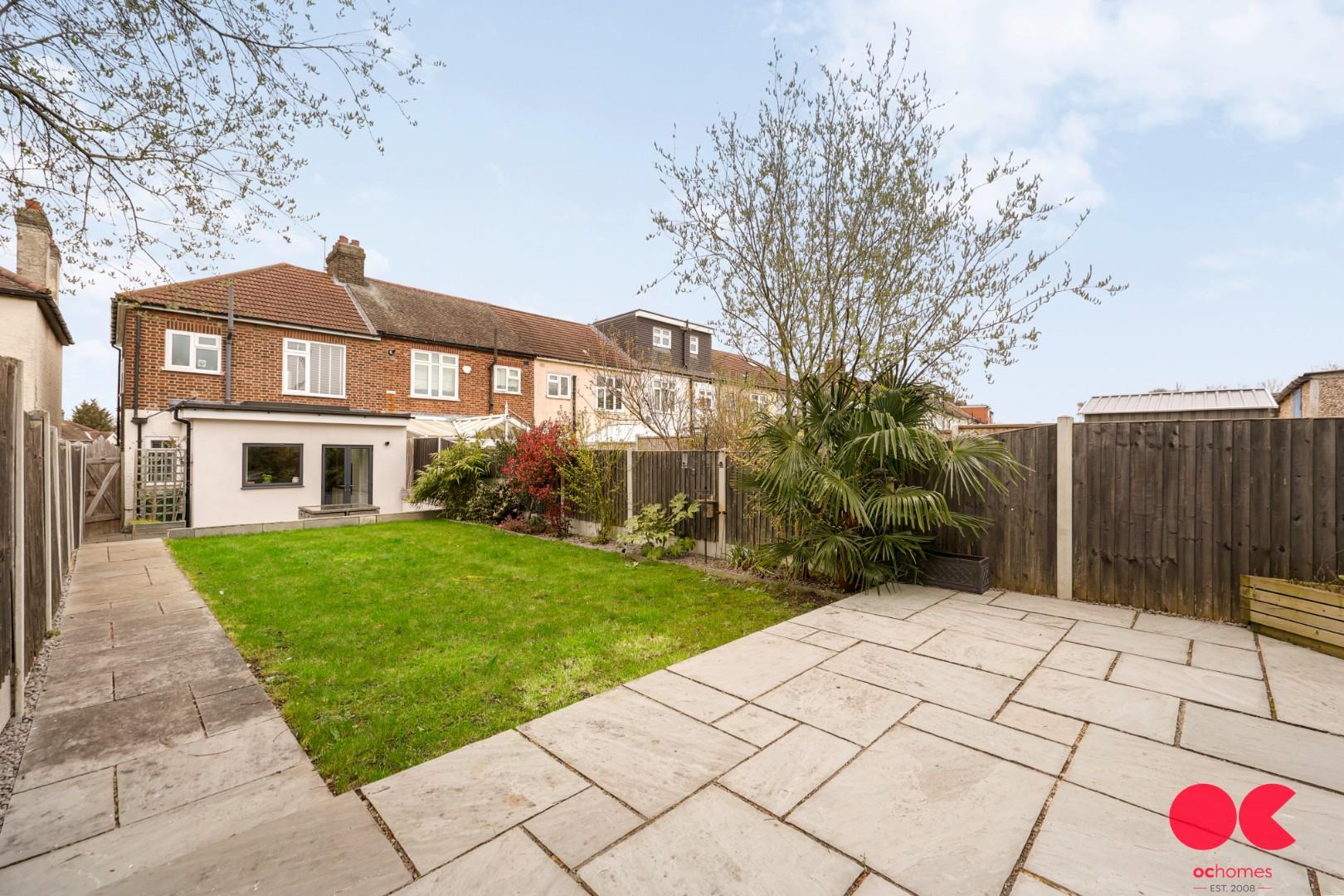 3 bed end of terrace house for sale in Carlton Road, Gidea Park  - Property Image 42
