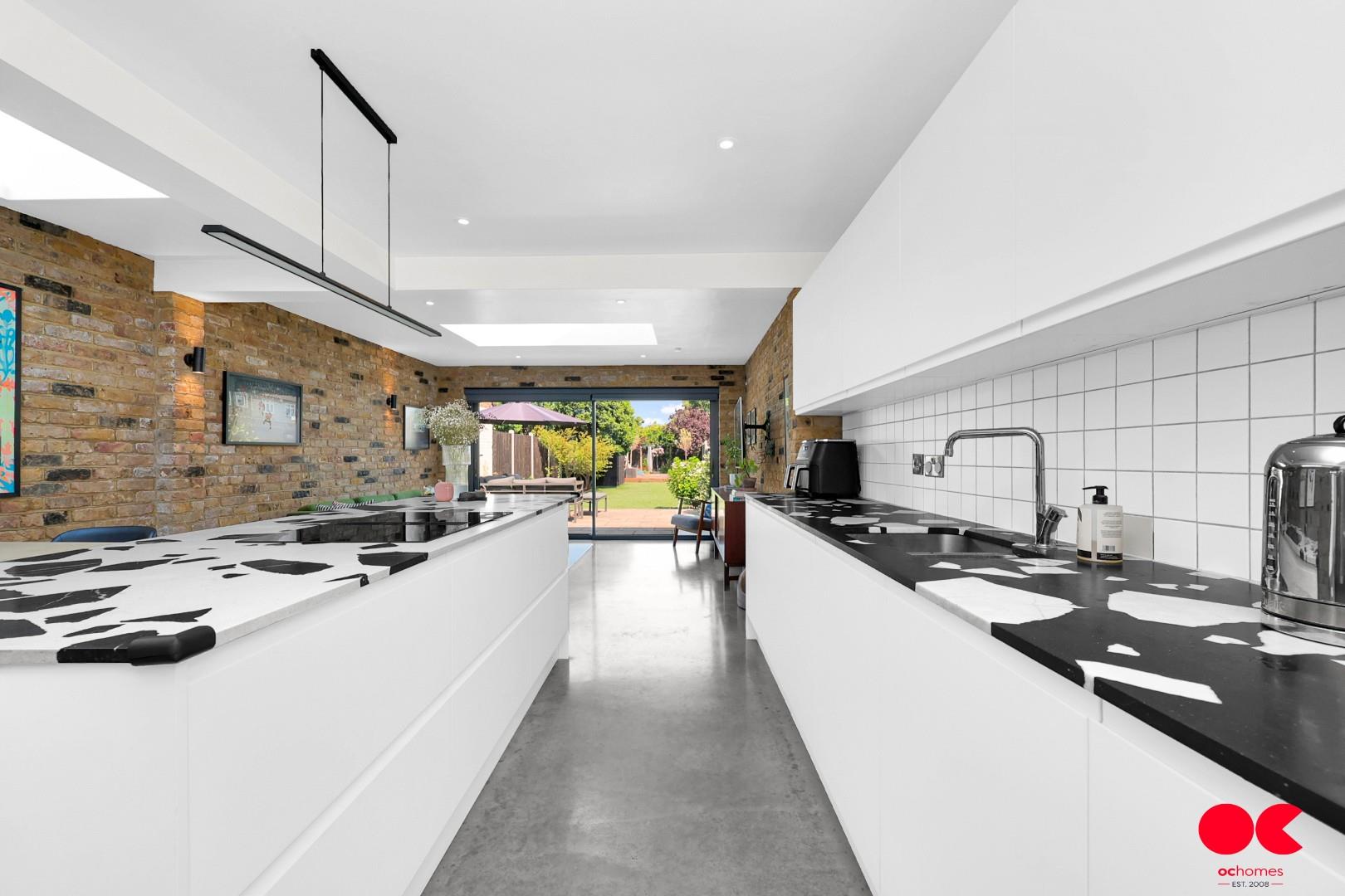 3 bed end of terrace house for sale in Brentwood Road, Gidea Park  - Property Image 24