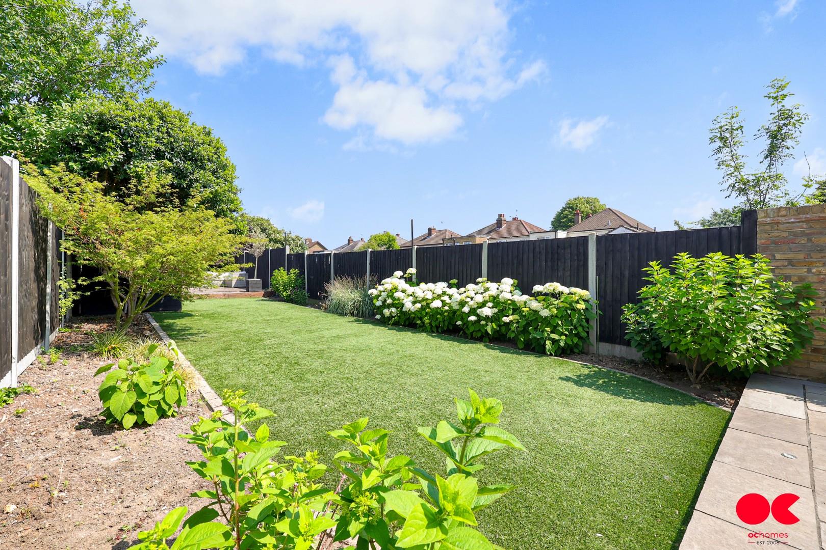 3 bed end of terrace house for sale in Brentwood Road, Gidea Park  - Property Image 13