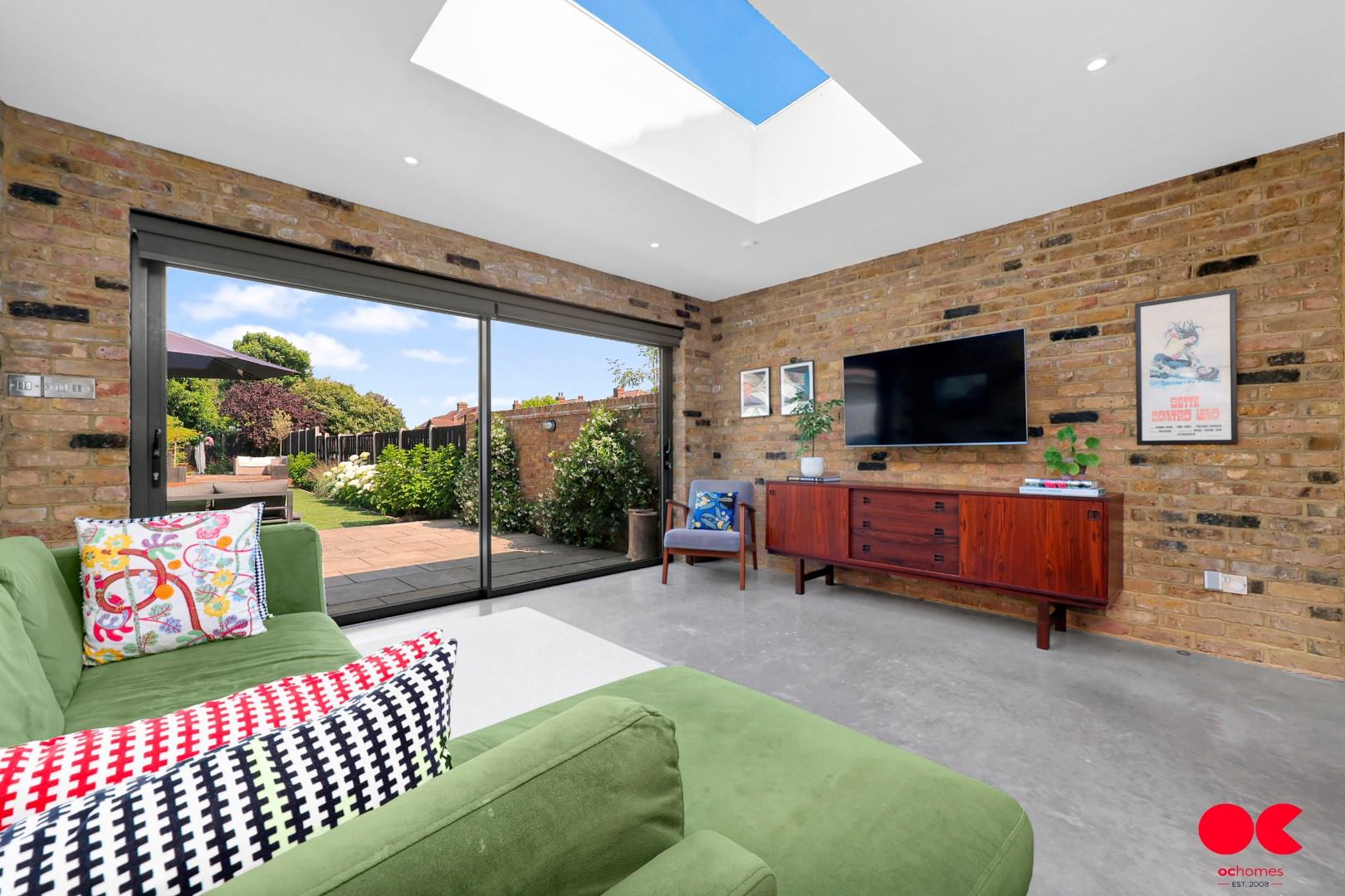 3 bed end of terrace house for sale in Brentwood Road, Gidea Park  - Property Image 25