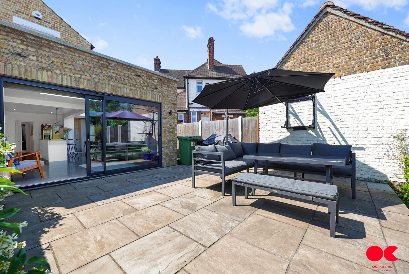 3 bed end of terrace house for sale in Brentwood Road, Gidea Park  - Property Image 6