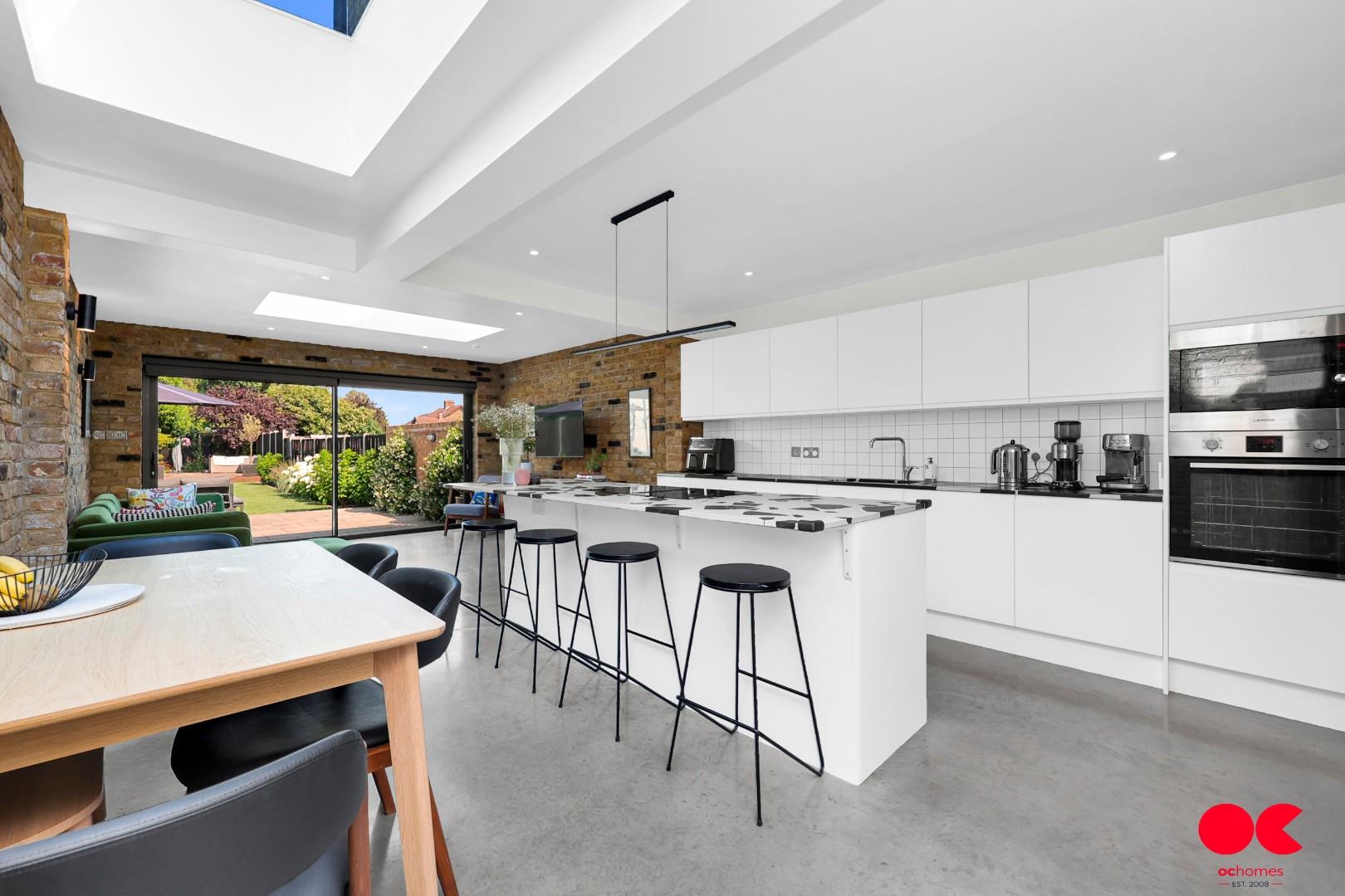 3 bed end of terrace house for sale in Brentwood Road, Gidea Park  - Property Image 7