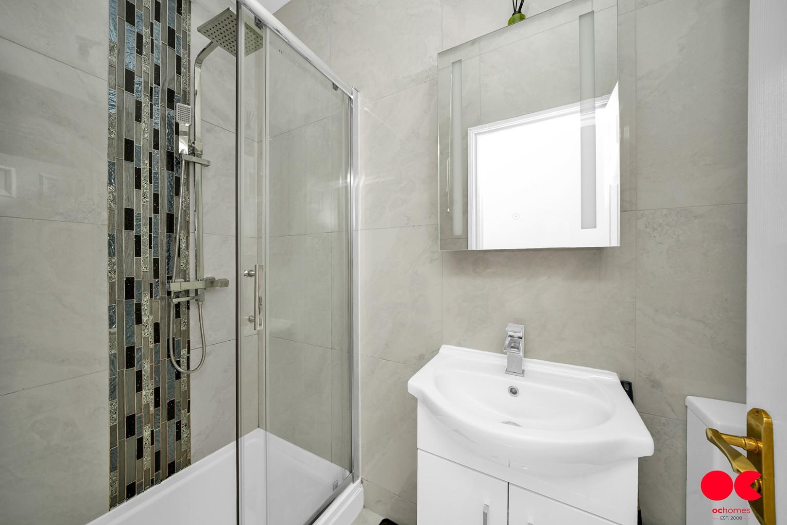 3 bed terraced house for sale in Windsor Road, Ilford  - Property Image 10