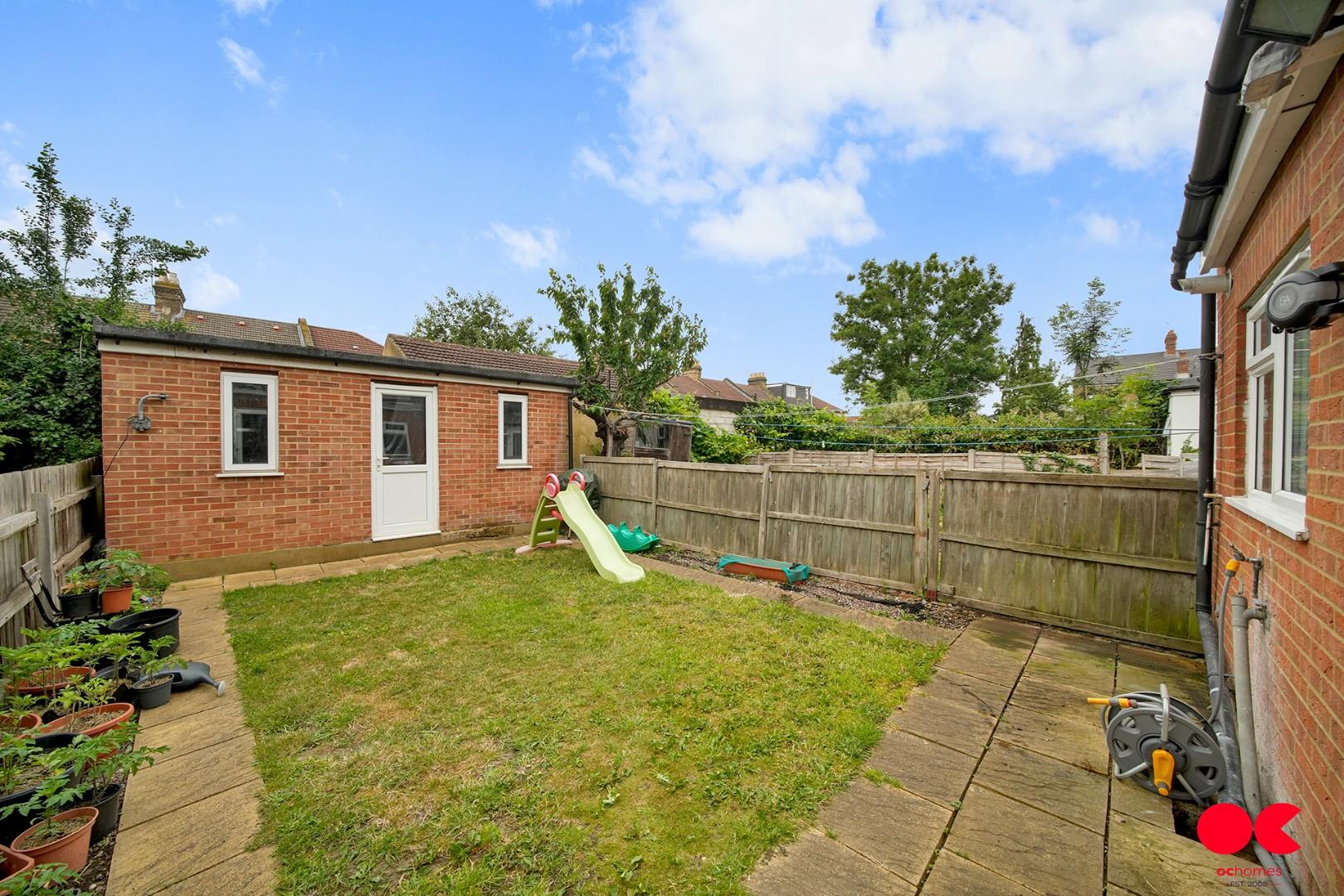 3 bed terraced house for sale in Windsor Road, Ilford  - Property Image 7