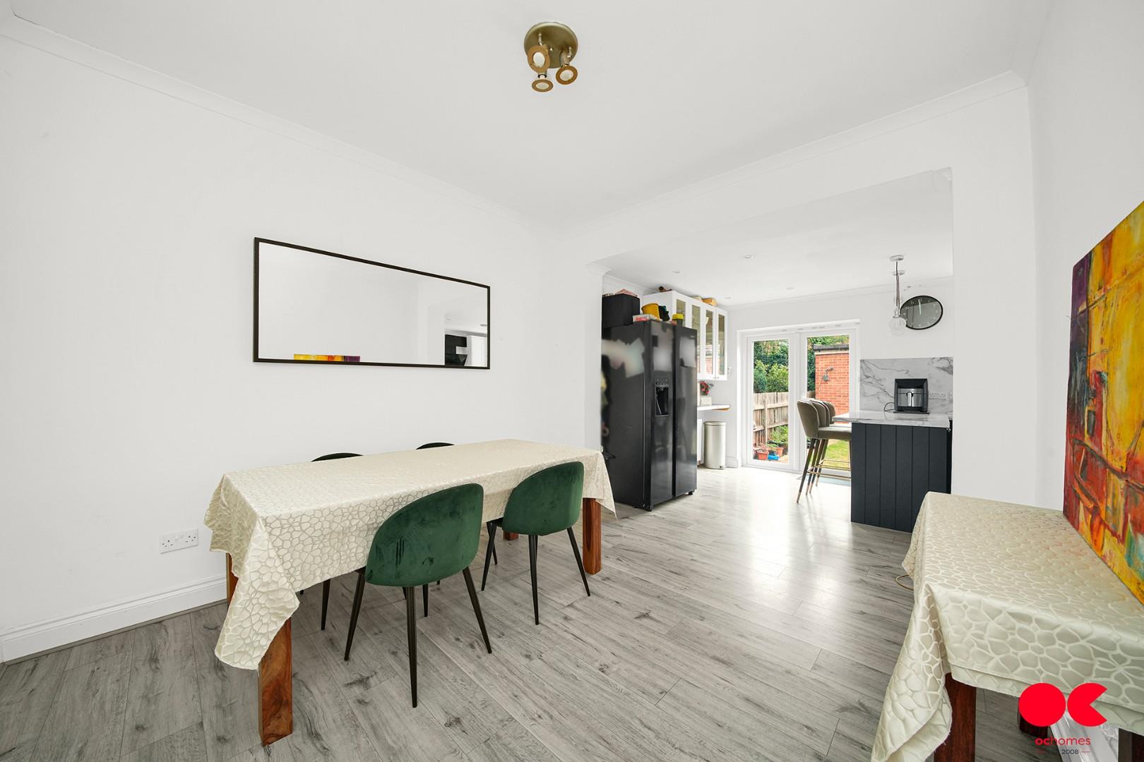 3 bed terraced house for sale in Windsor Road, Ilford  - Property Image 6