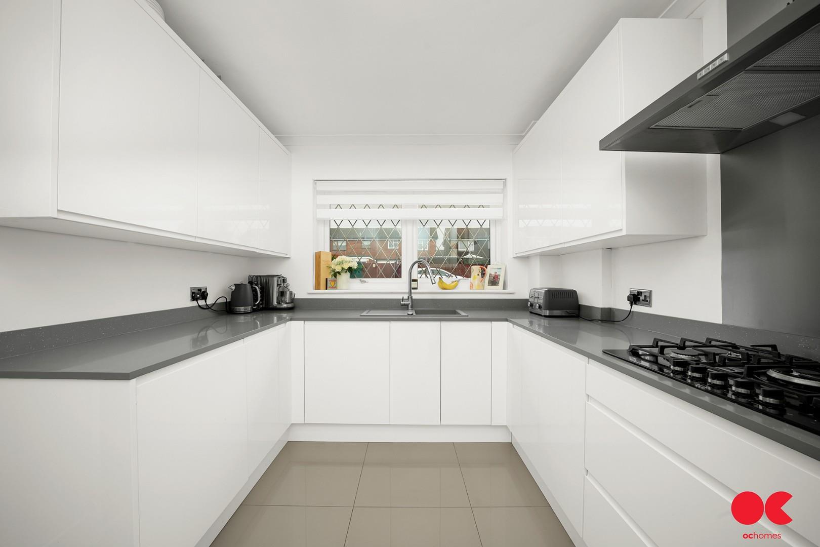 3 bed semi-detached house for sale in Hitherwood Close, Hornchurch  - Property Image 20