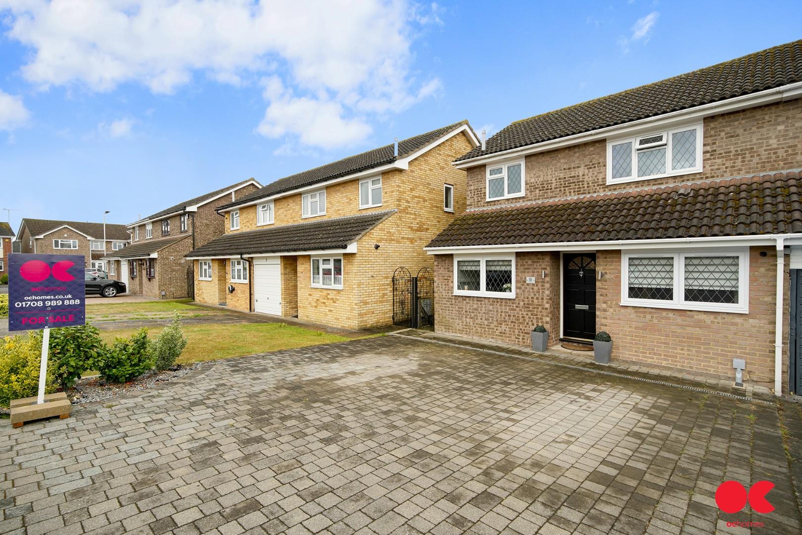 3 bed semi-detached house for sale in Hitherwood Close, Hornchurch  - Property Image 4