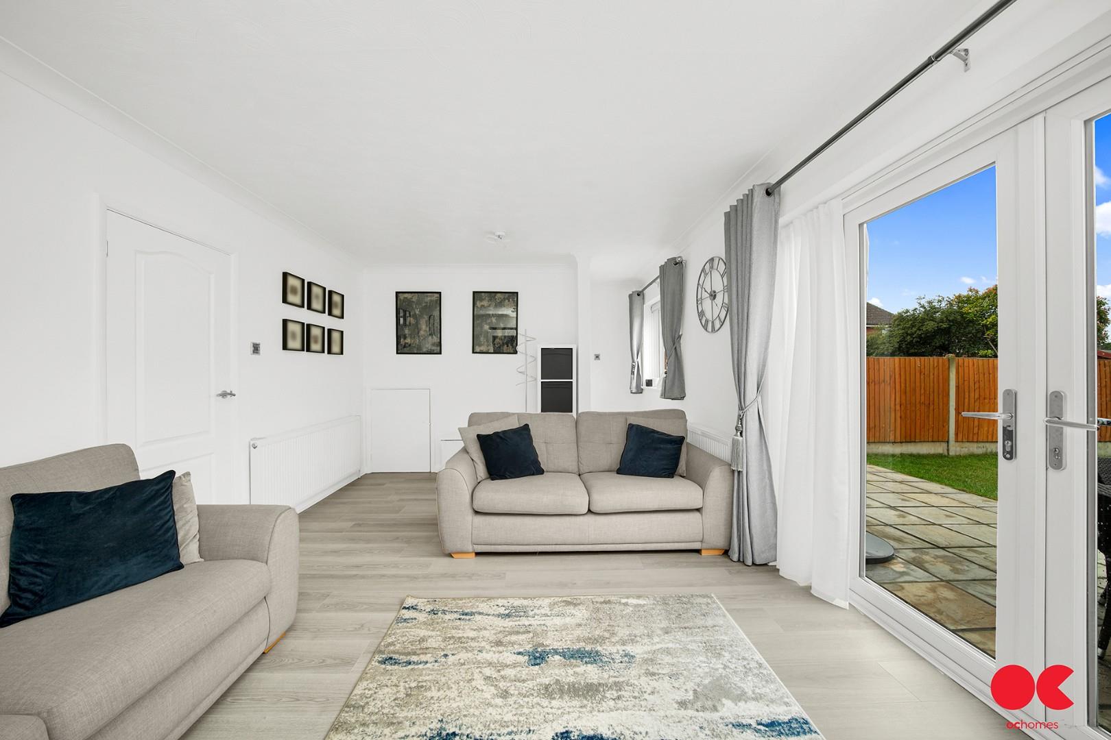 3 bed semi-detached house for sale in Hitherwood Close, Hornchurch  - Property Image 22