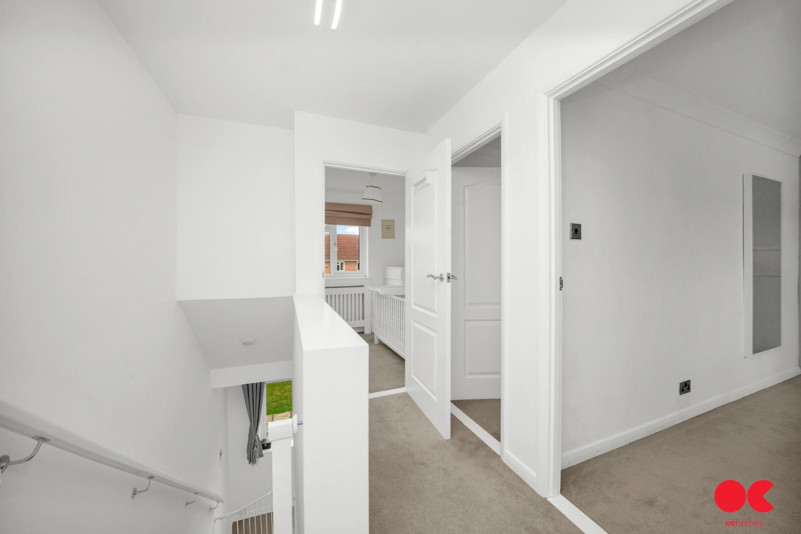 3 bed semi-detached house for sale in Hitherwood Close, Hornchurch  - Property Image 25