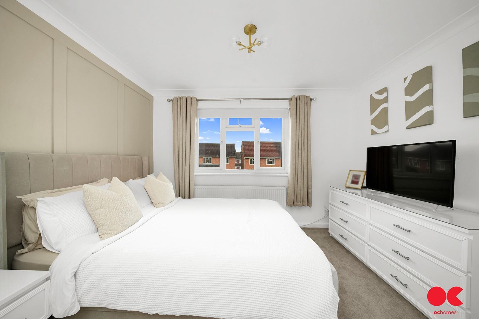 3 bed semi-detached house for sale in Hitherwood Close, Hornchurch  - Property Image 30