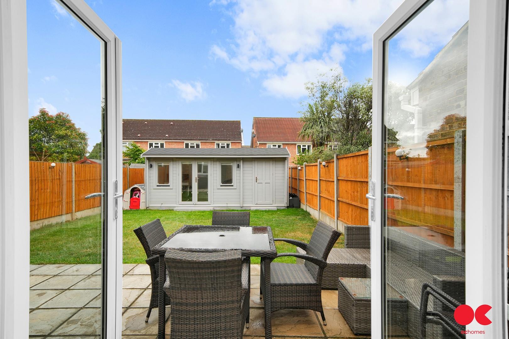 3 bed semi-detached house for sale in Hitherwood Close, Hornchurch  - Property Image 7