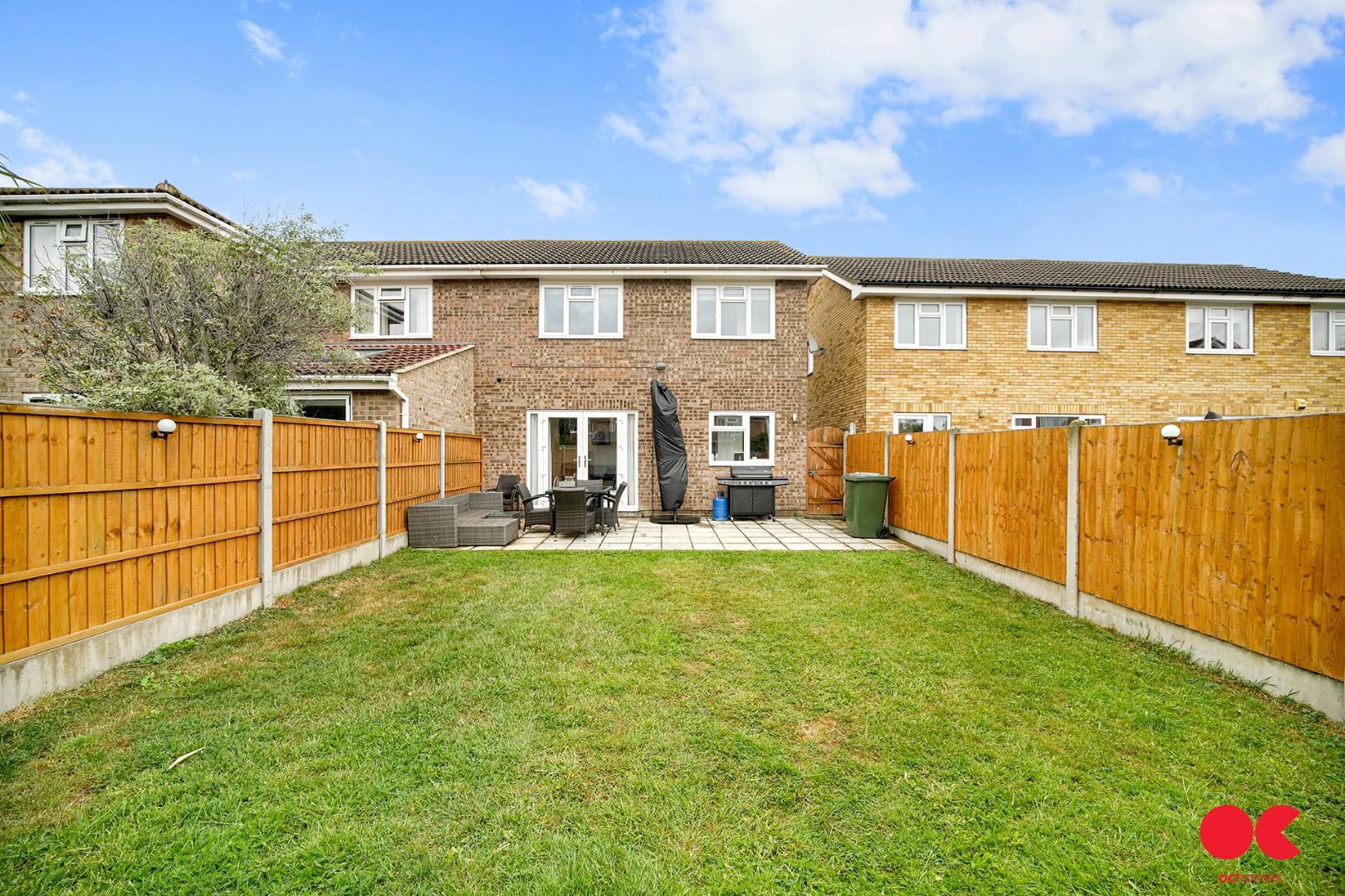 3 bed semi-detached house for sale in Hitherwood Close, Hornchurch  - Property Image 26