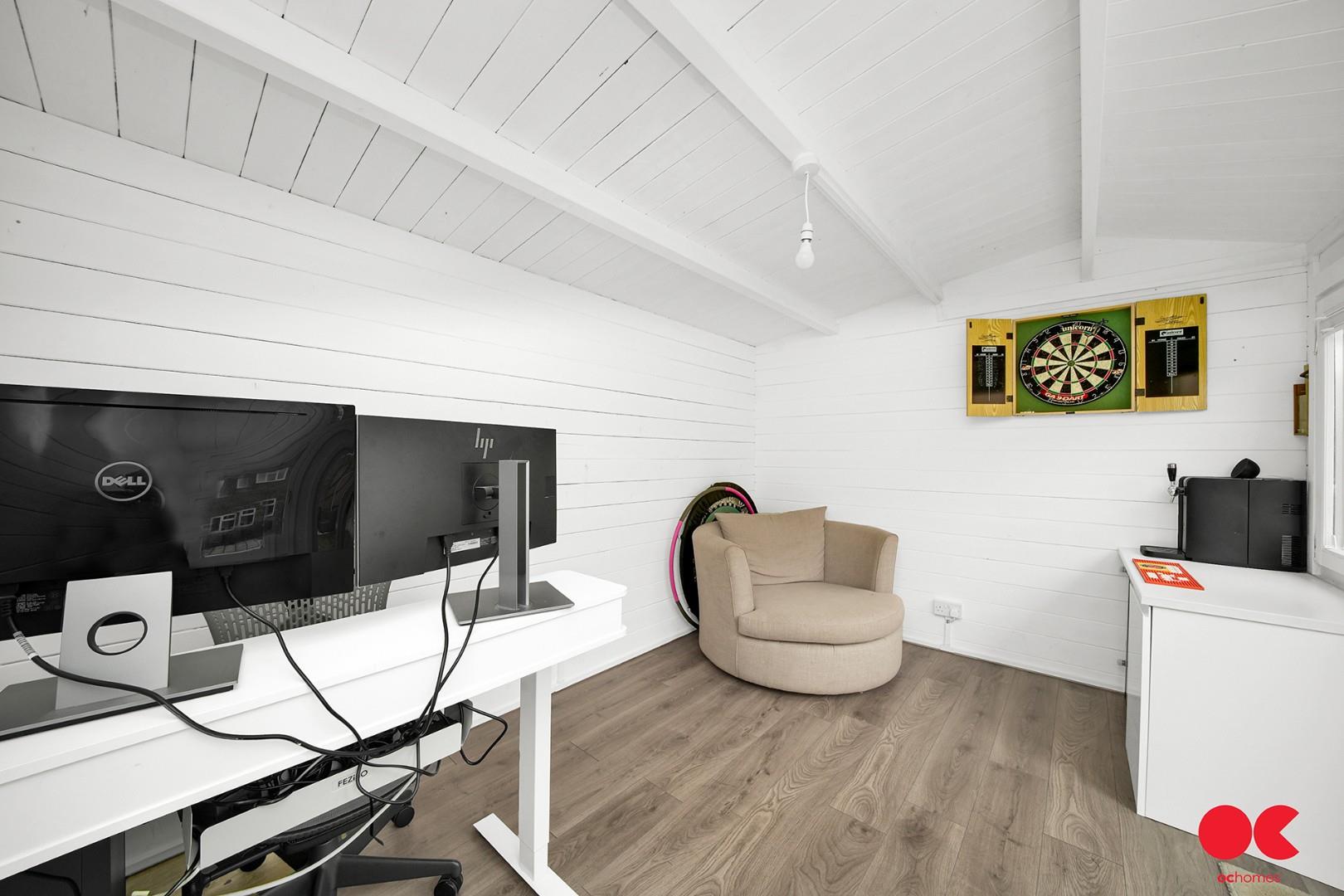 3 bed semi-detached house for sale in Hitherwood Close, Hornchurch  - Property Image 12