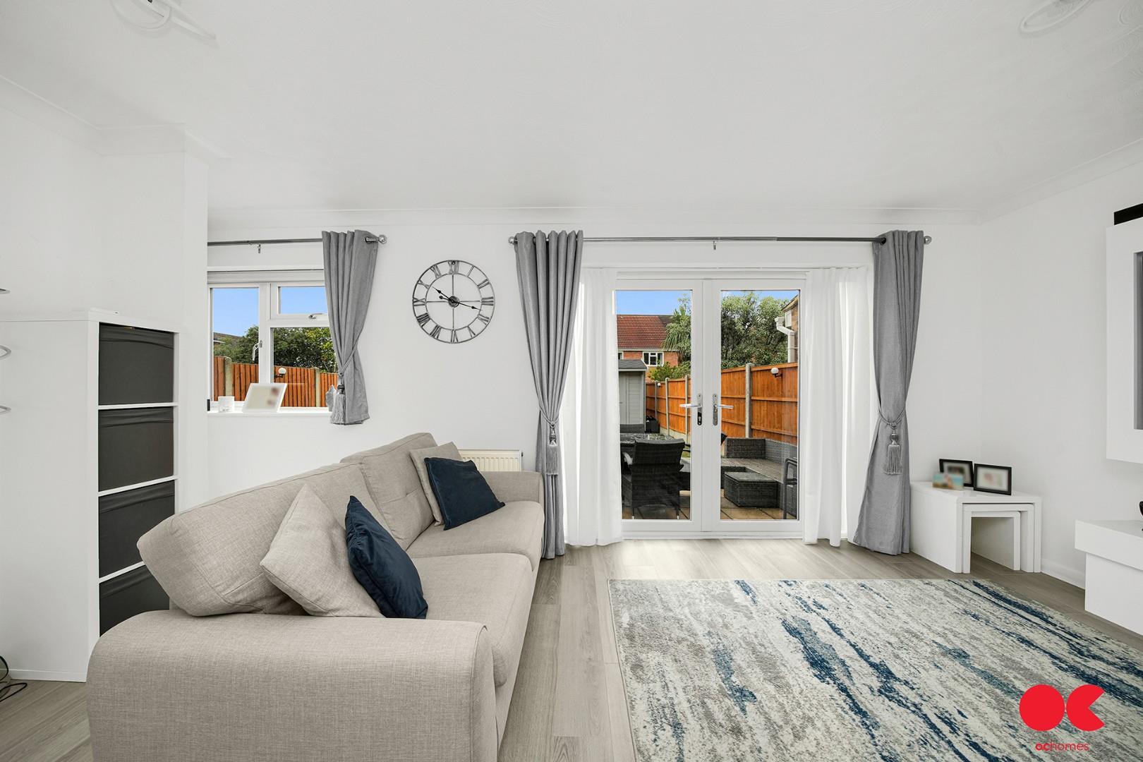 3 bed semi-detached house for sale in Hitherwood Close, Hornchurch  - Property Image 24