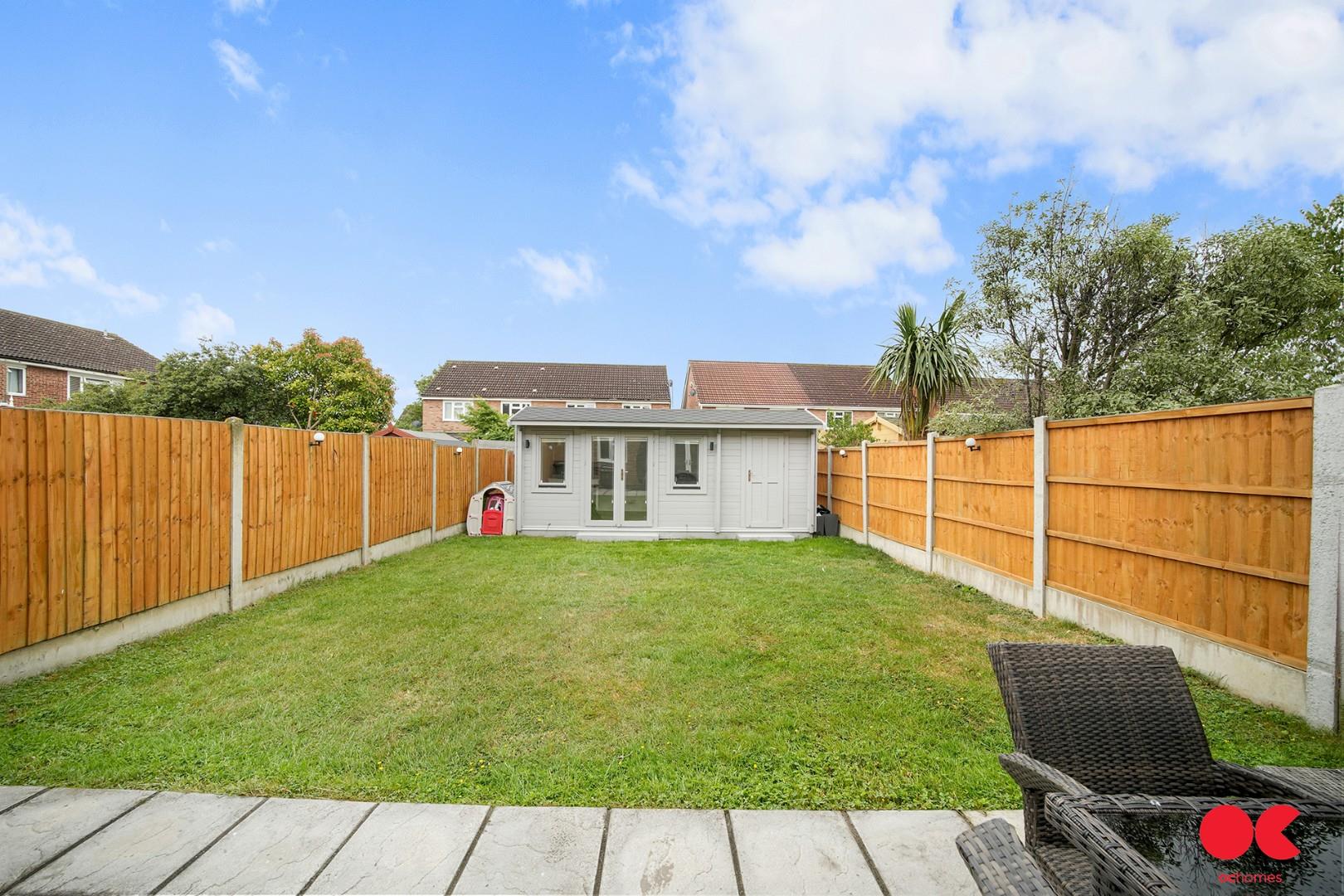 3 bed semi-detached house for sale in Hitherwood Close, Hornchurch  - Property Image 34