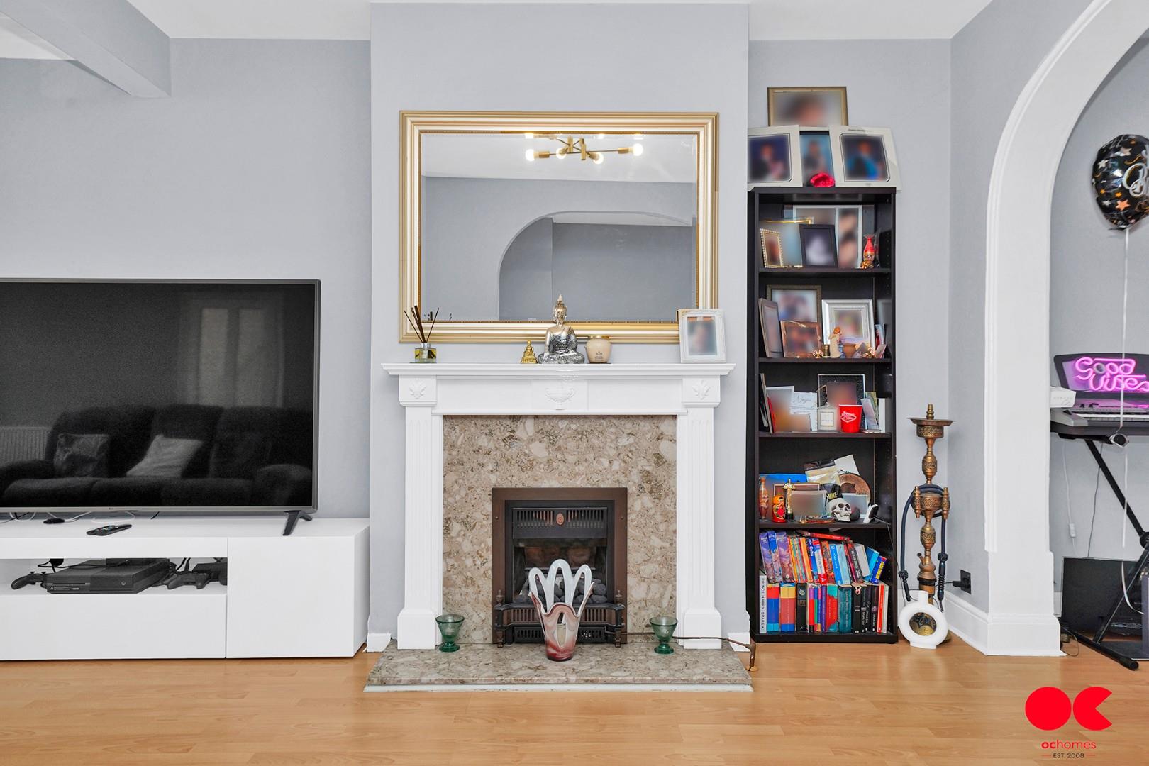 3 bed terraced house for sale in Tylehurst Gardens, Ilford  - Property Image 25