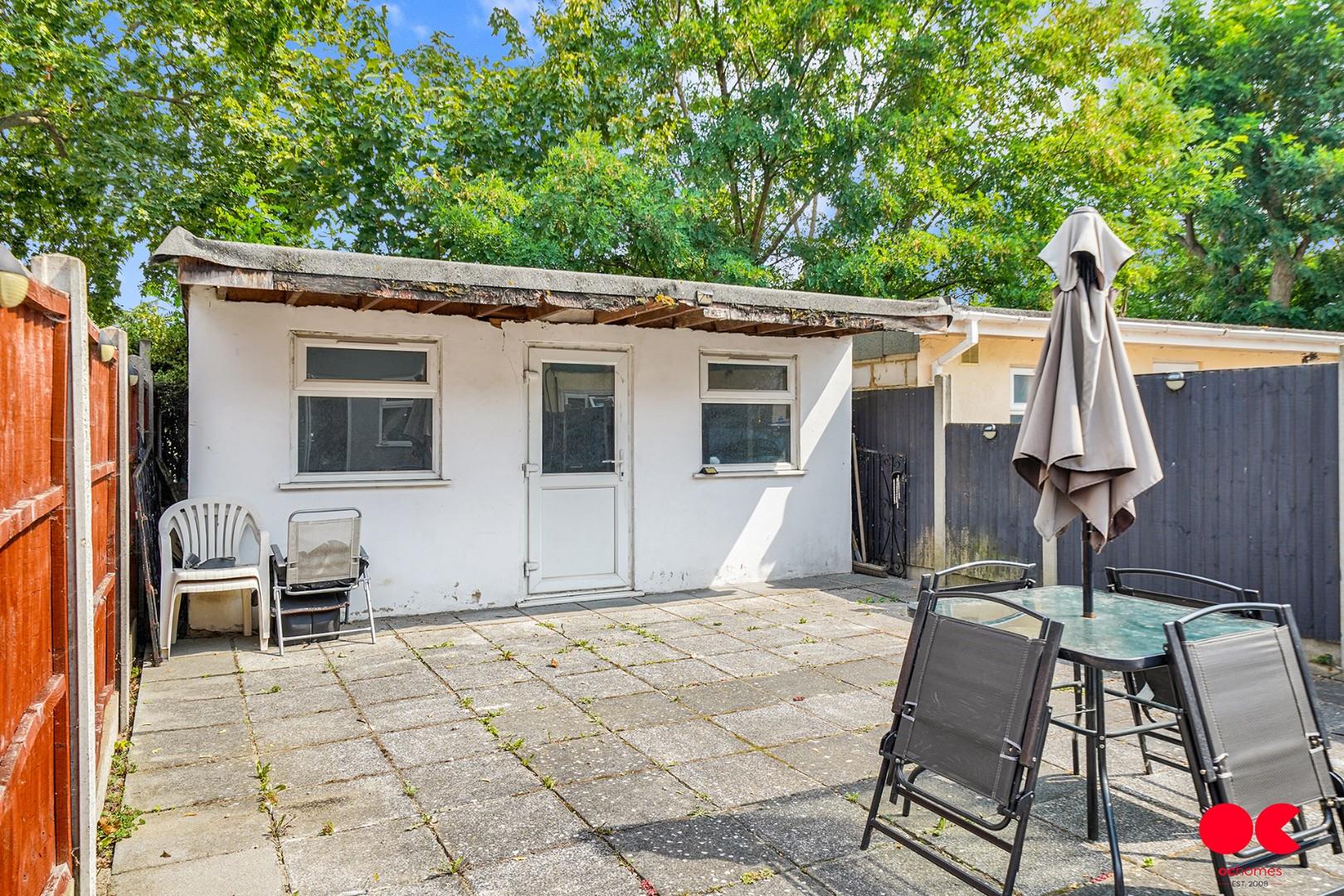 3 bed terraced house for sale in Tylehurst Gardens, Ilford  - Property Image 23