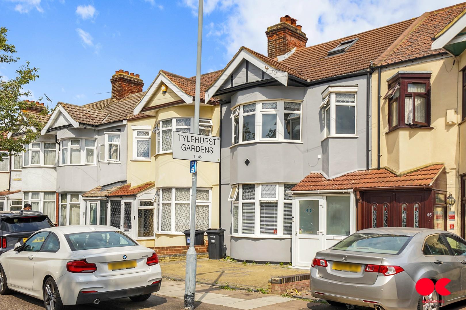 3 bed terraced house for sale in Tylehurst Gardens, Ilford  - Property Image 17
