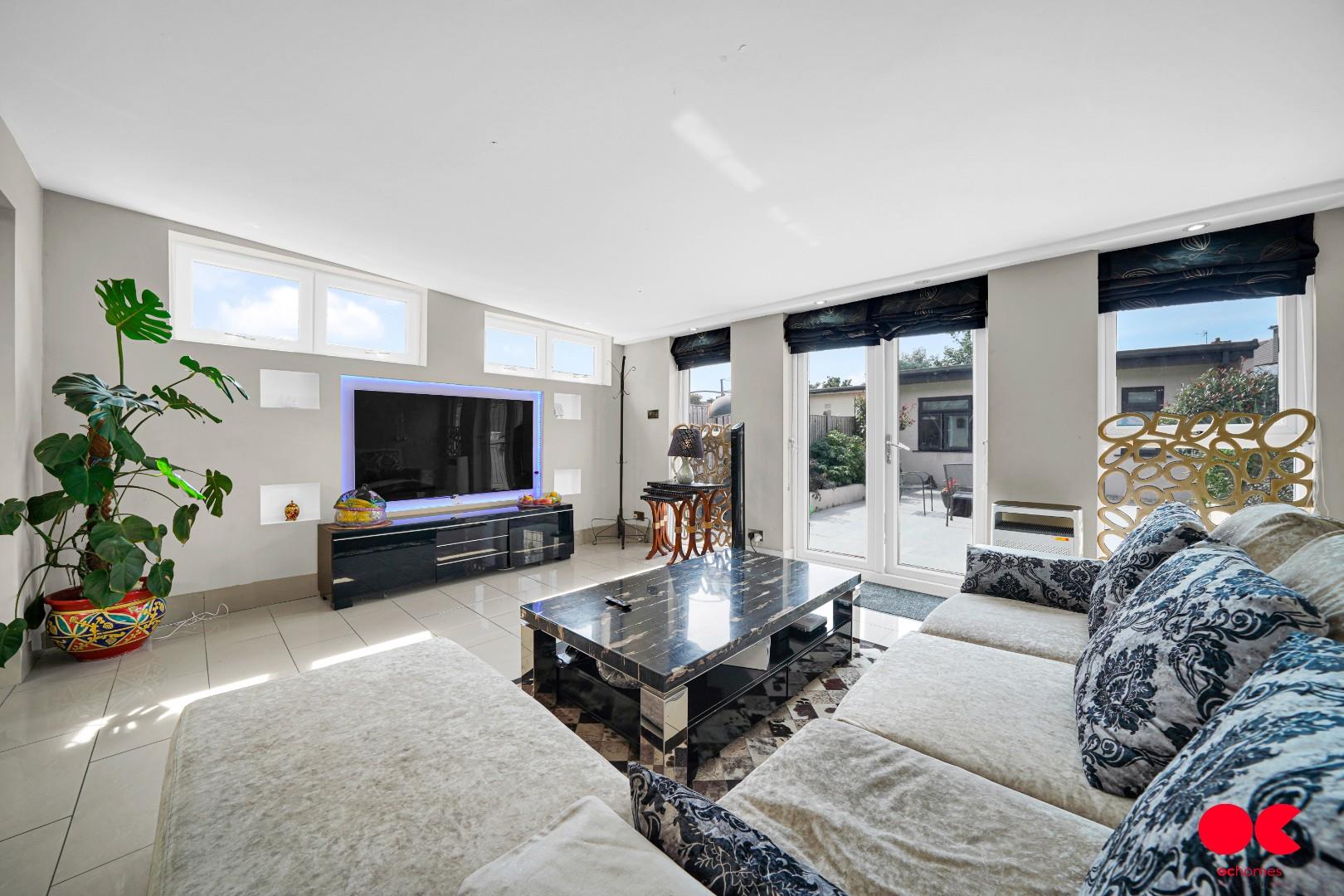 4 bed terraced house for sale in Cranley Drive, Newbury Park  - Property Image 6