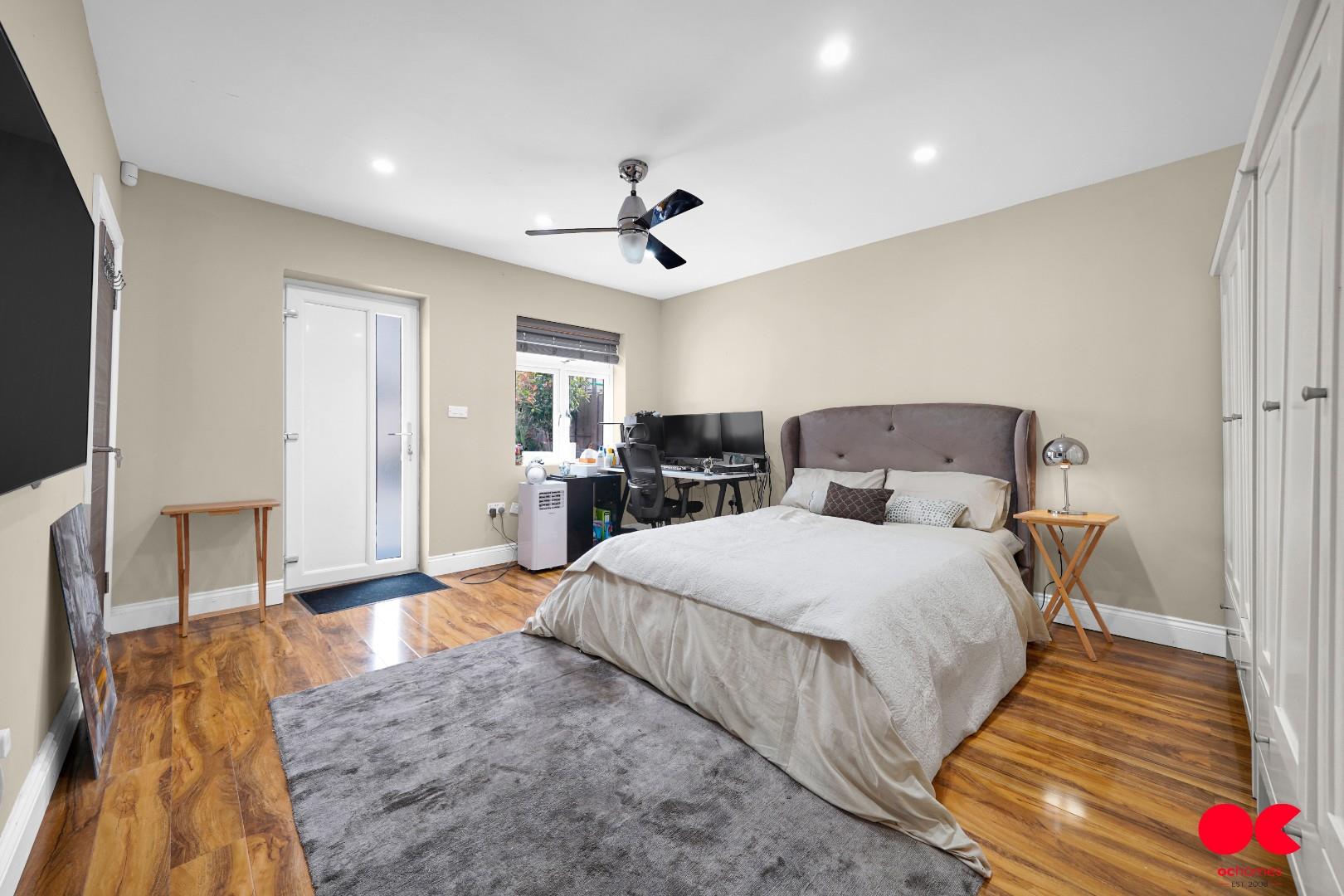 4 bed terraced house for sale in Cranley Drive, Newbury Park  - Property Image 13