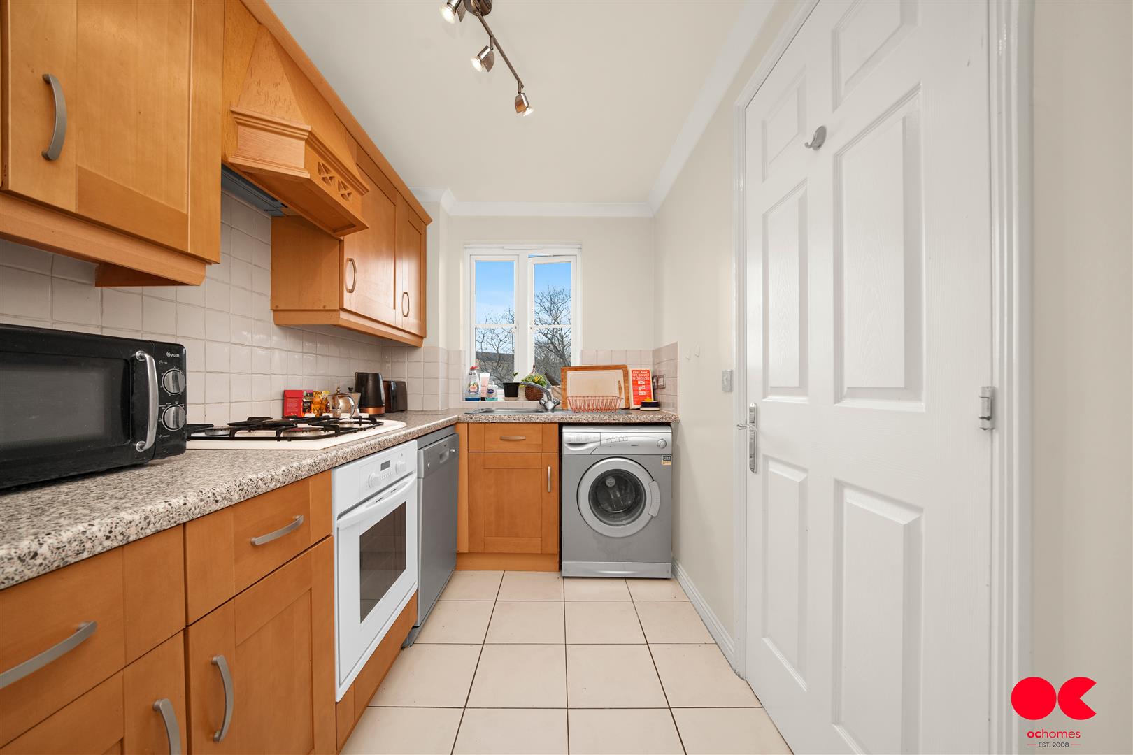 1 bed flat to rent in Kidman Close, Gidea Park, Romford  - Property Image 12