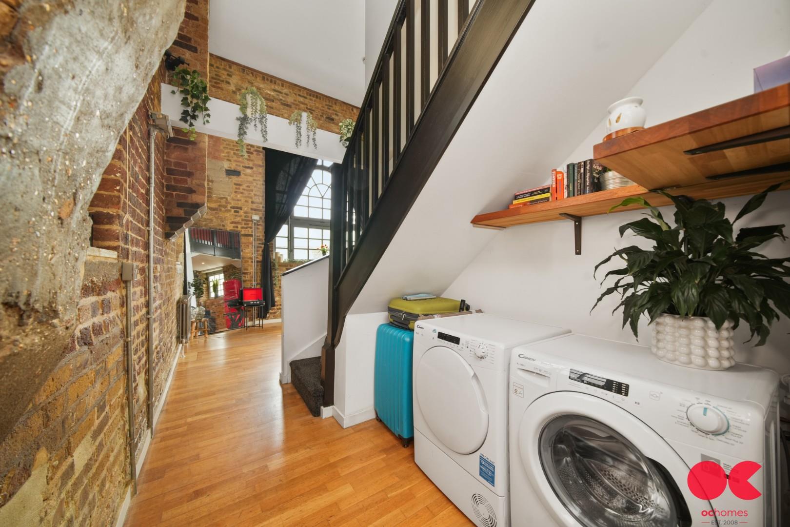 2 bed flat for sale in Kidman Close, Gidea Park  - Property Image 30