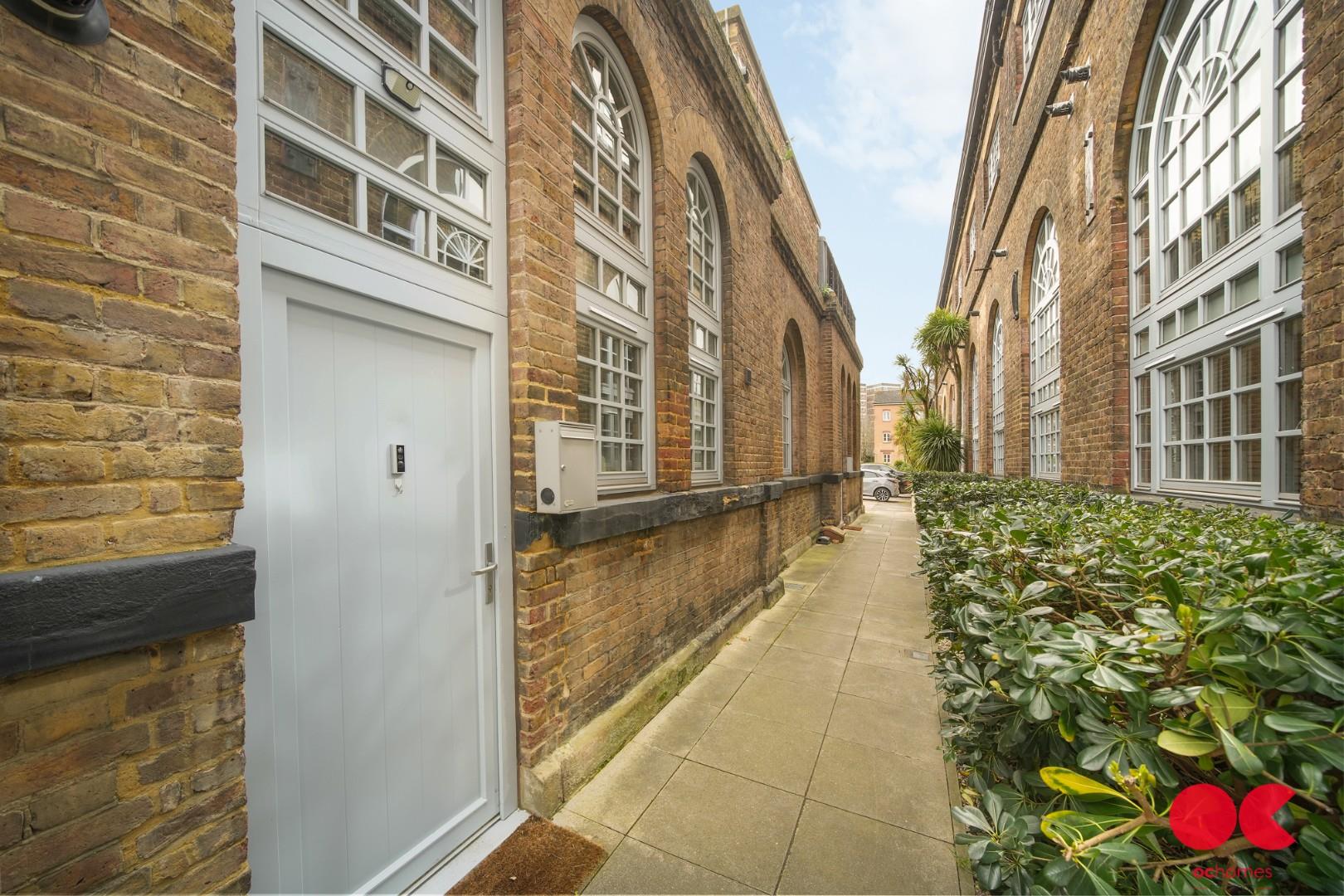 2 bed flat for sale in Kidman Close, Gidea Park  - Property Image 12