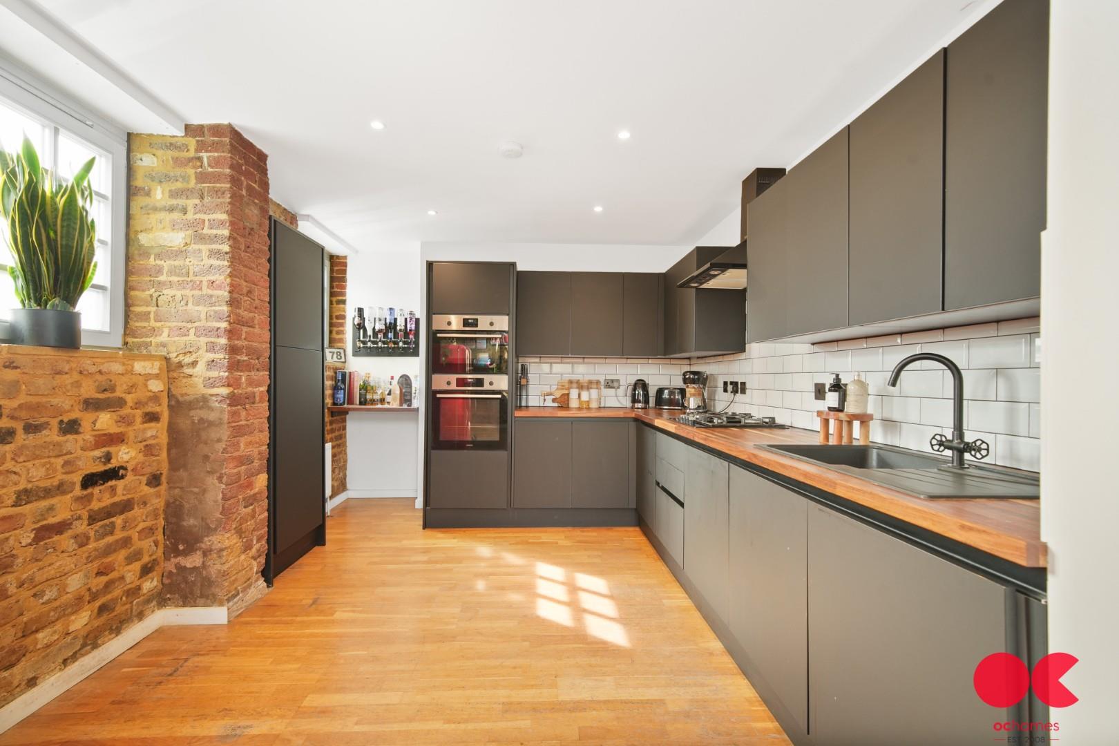 2 bed flat for sale in Kidman Close, Gidea Park  - Property Image 18