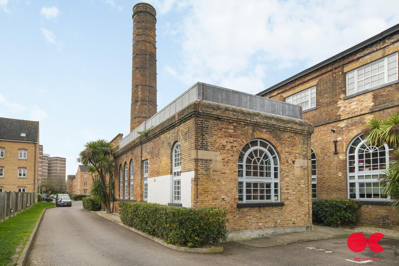 2 bed flat for sale in Kidman Close, Gidea Park  - Property Image 5