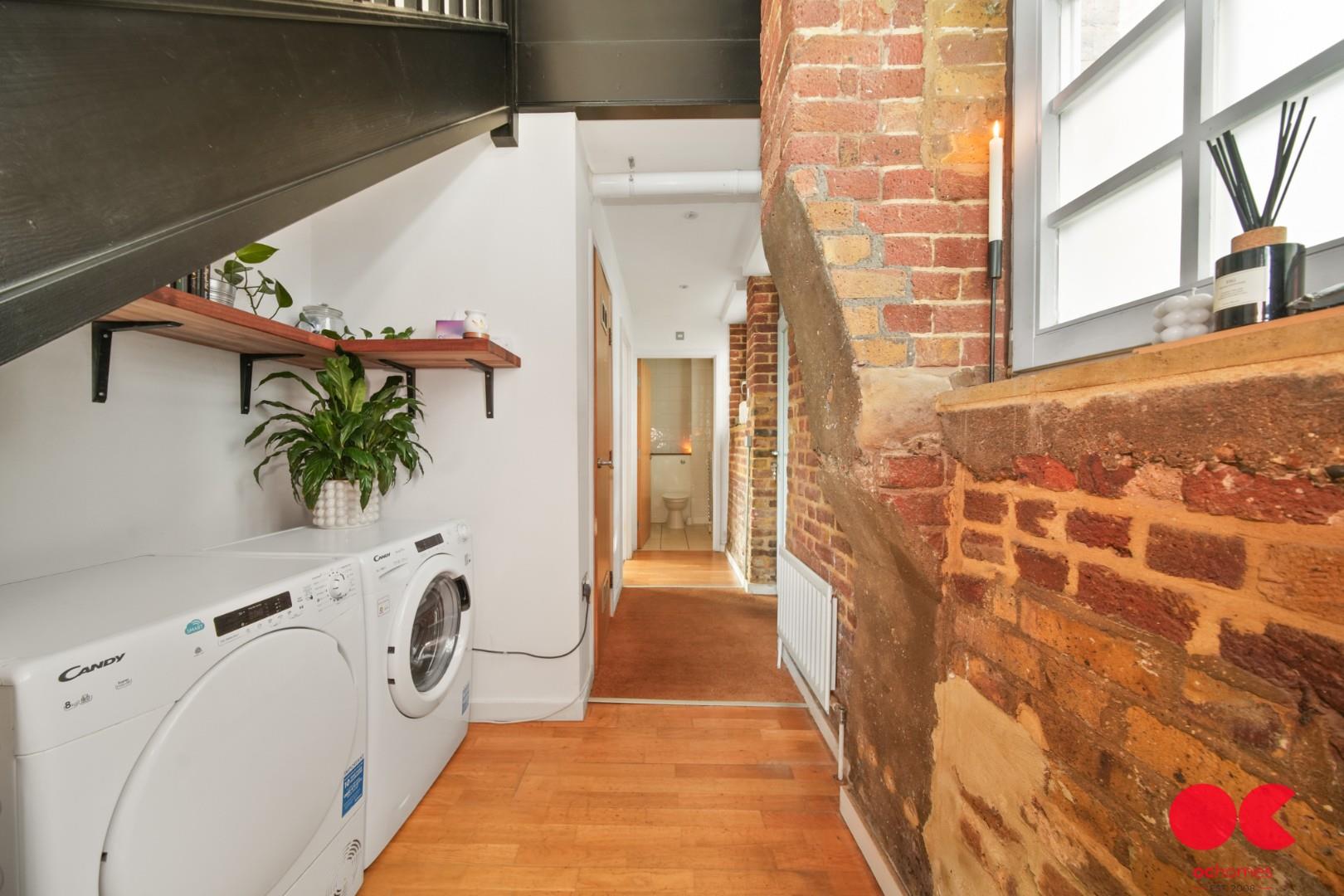 2 bed flat for sale in Kidman Close, Gidea Park  - Property Image 29