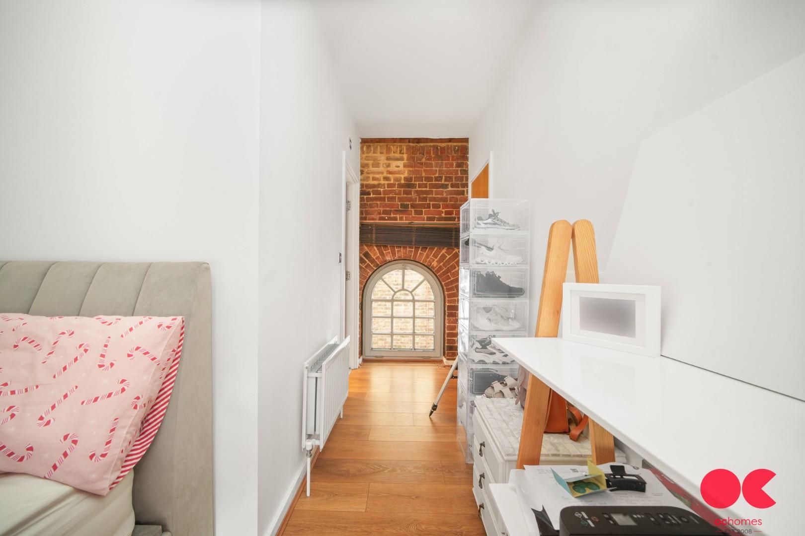 2 bed flat for sale in Kidman Close, Gidea Park  - Property Image 39