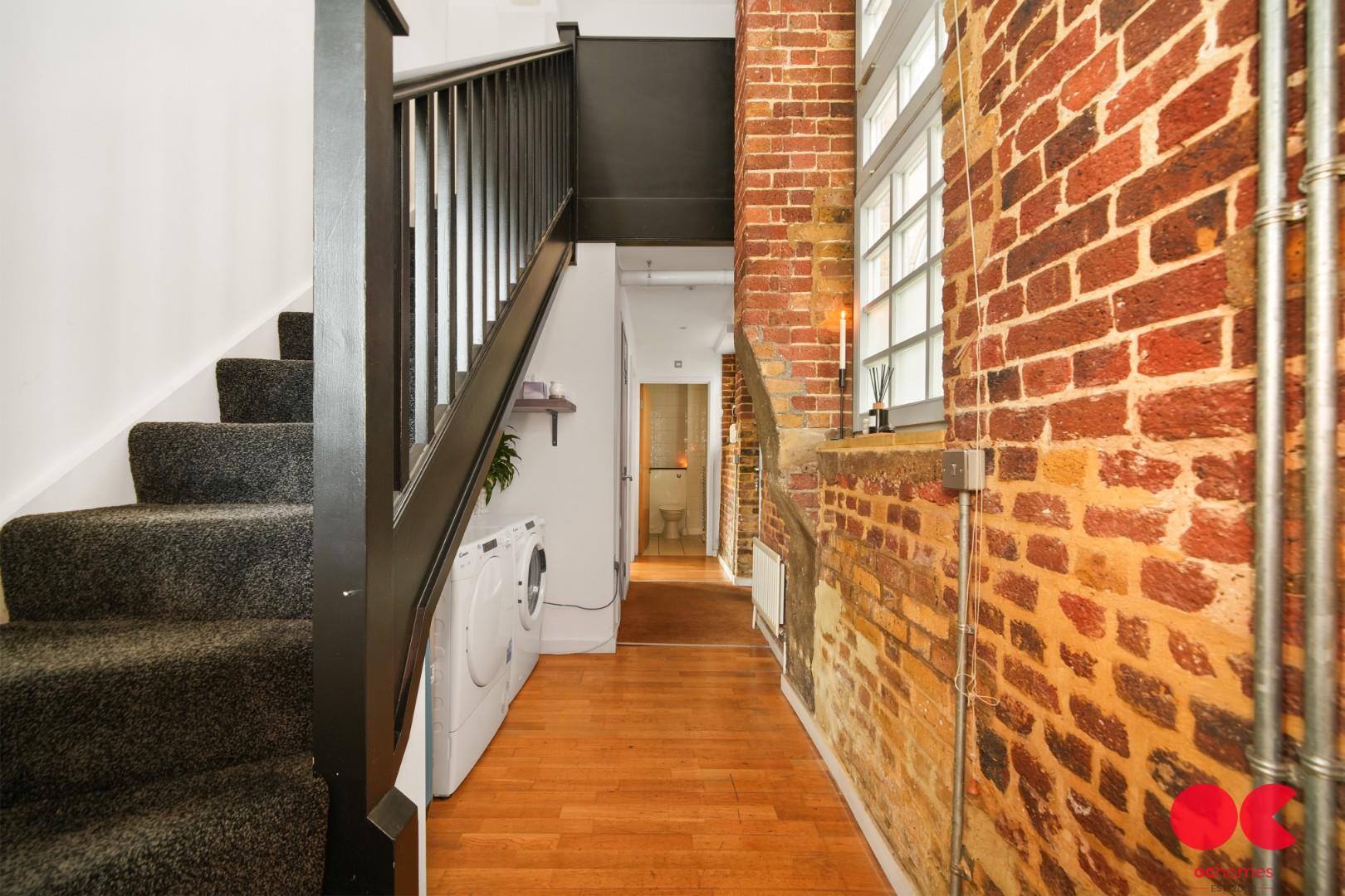 2 bed flat for sale in Kidman Close, Gidea Park  - Property Image 11