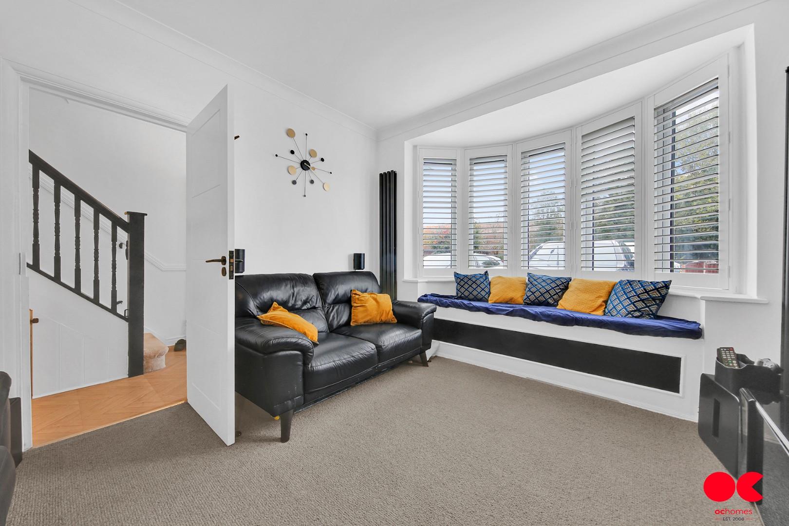 3 bed semi-detached house for sale in Hornchurch Road, Hornchurch  - Property Image 2