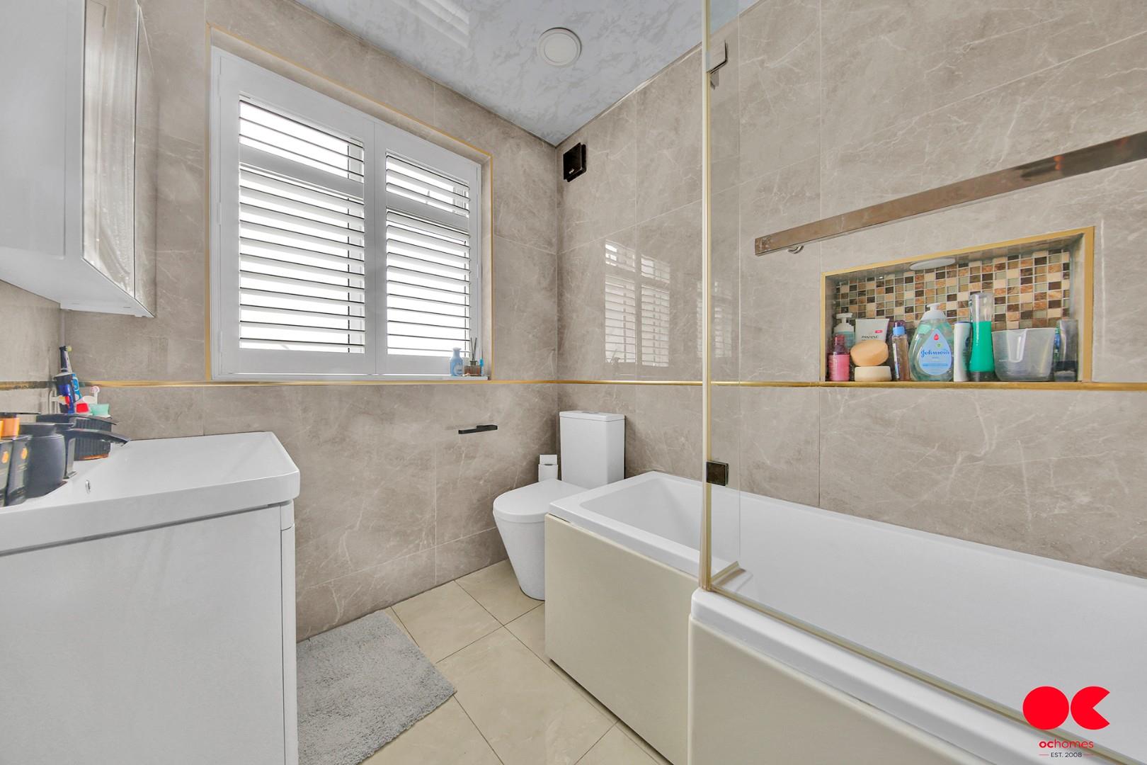 3 bed semi-detached house for sale in Hornchurch Road, Hornchurch  - Property Image 6