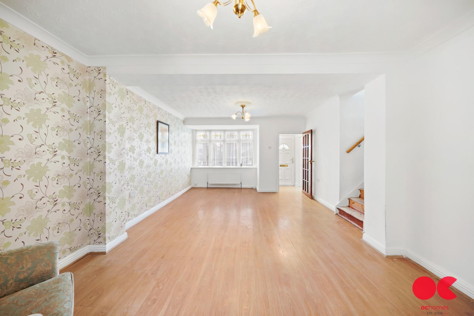 4 bed end of terrace house for sale in Linley Crescent, Romford  - Property Image 7