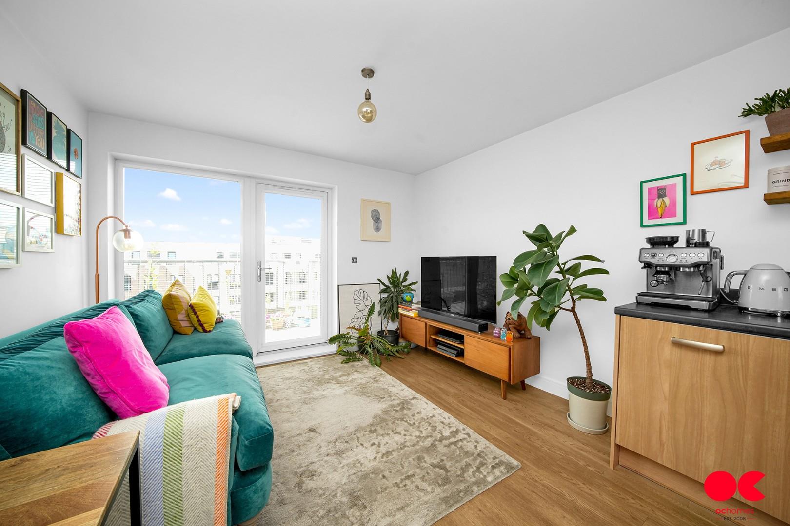 2 bed flat for sale in Maxwell Road, Romford